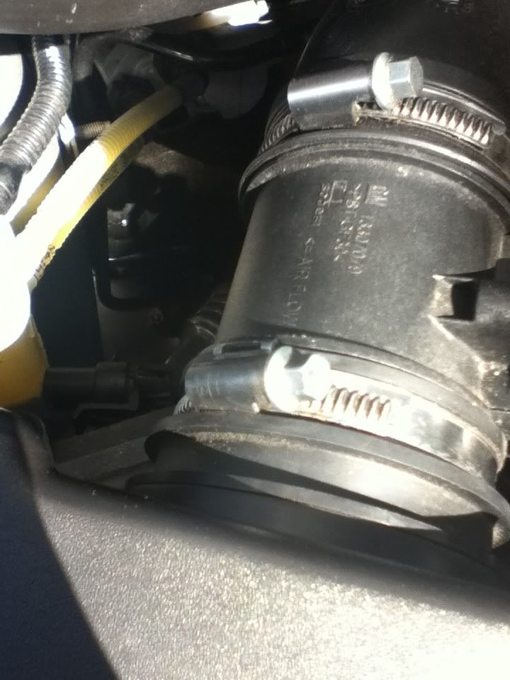 Help removing air filter box Vauxhall CorsaD Forum